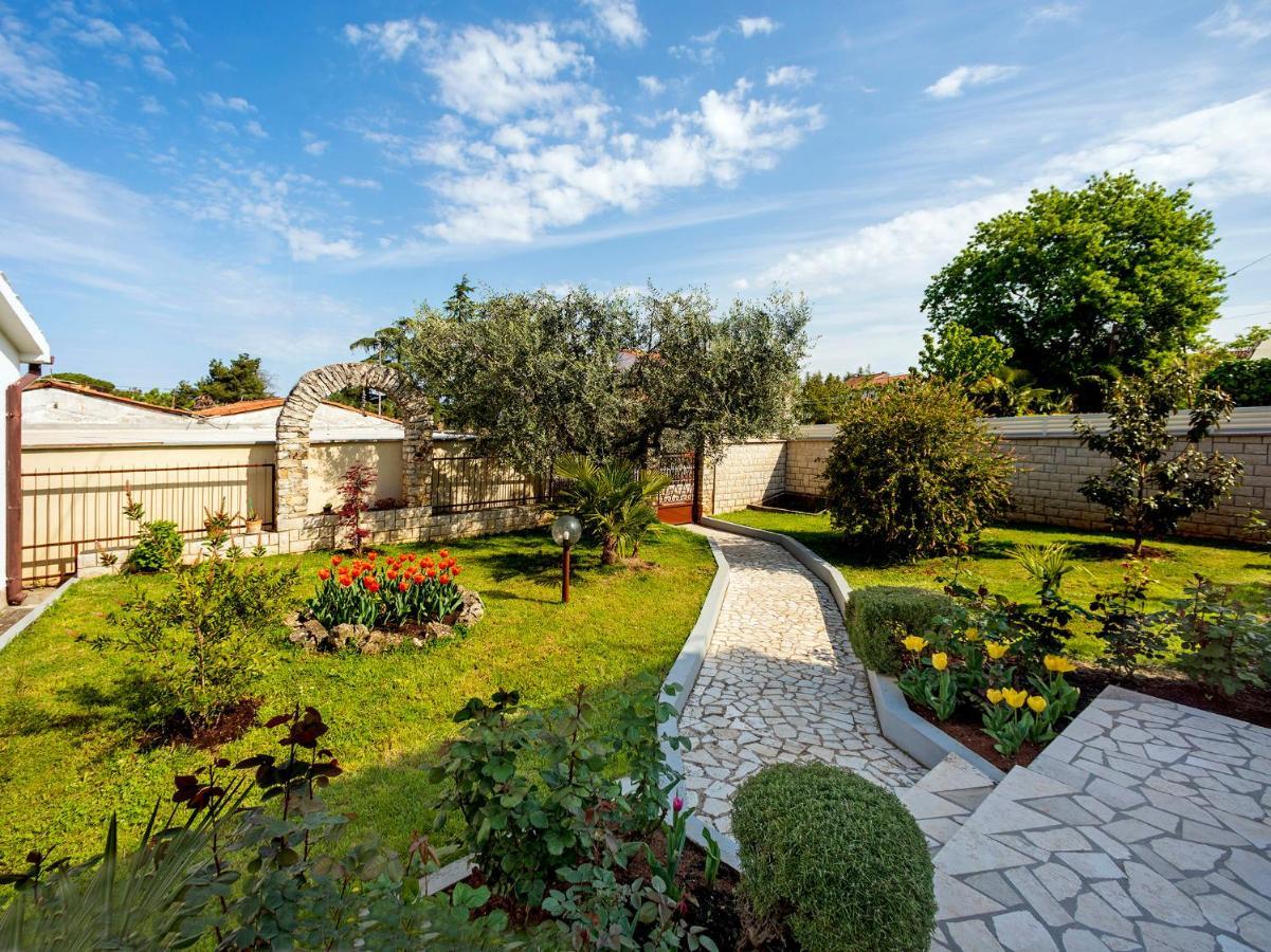 Vila Renato Porec Bagian luar foto